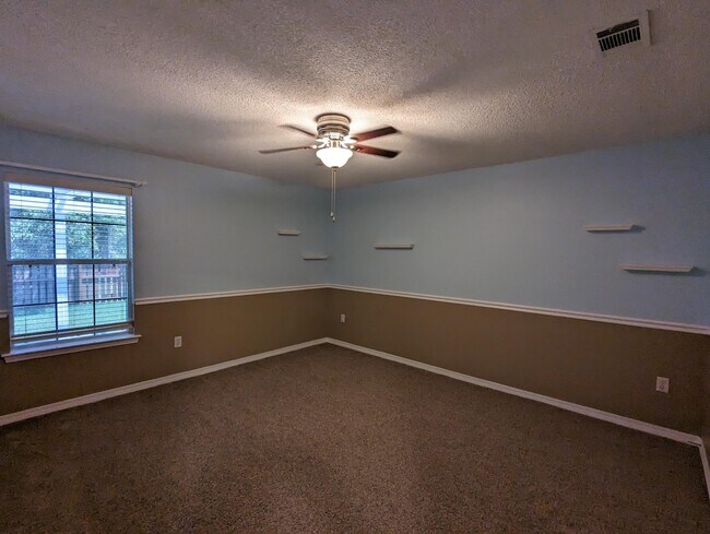 Building Photo - 9768 Parker Lake Cir