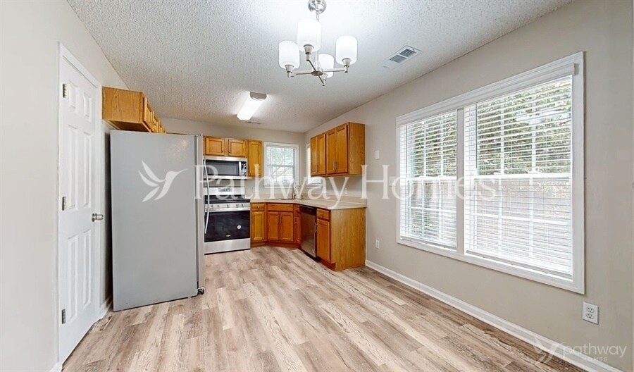 Building Photo - 10891 Knotty Pine Pl