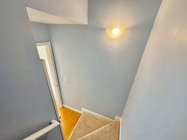 Building Photo - 935 Barracuda Ave