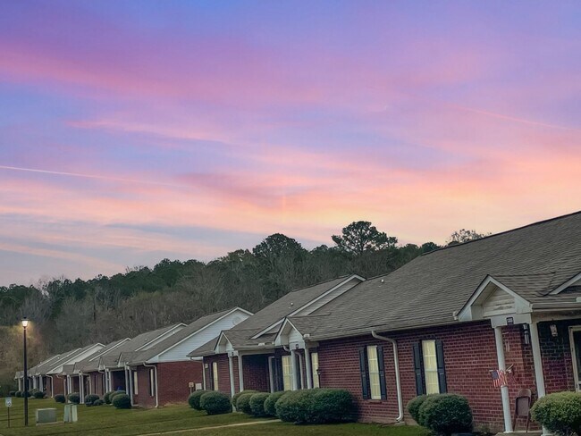 Building Photo - Single Level Home************Beautiful 1 Bedroom Villa************Brick Building