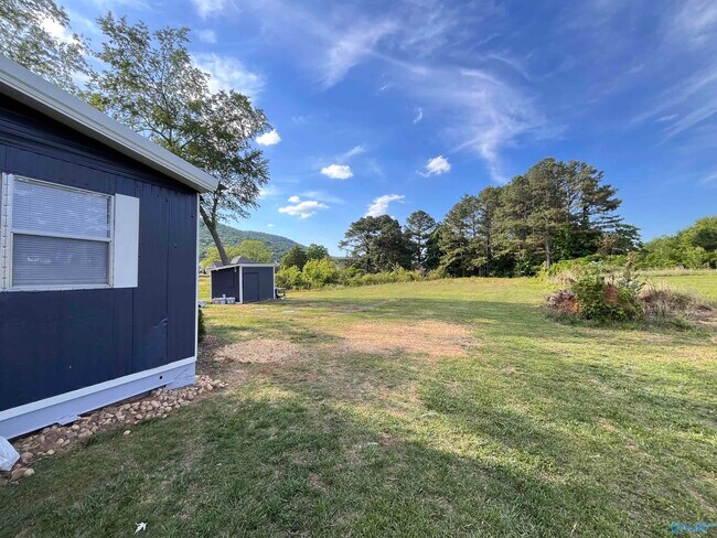 Building Photo - 123 Miller Ln