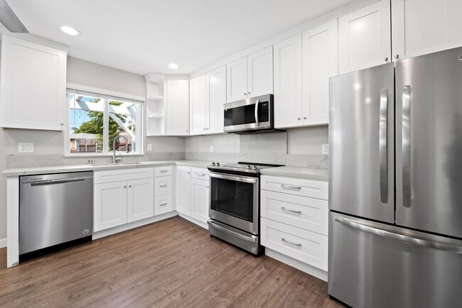 Building Photo - 2-Bedroom/2-Bath. New Build-MUST SEE!!!