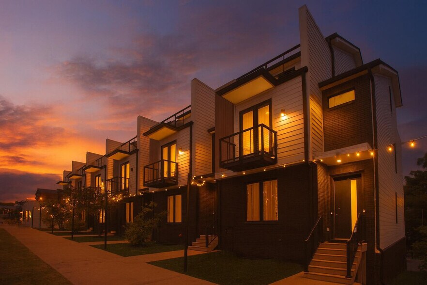 Building Photo - 1708 8th Ave S