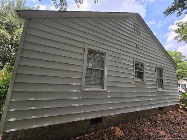 Building Photo - 2705 Pecan Dr