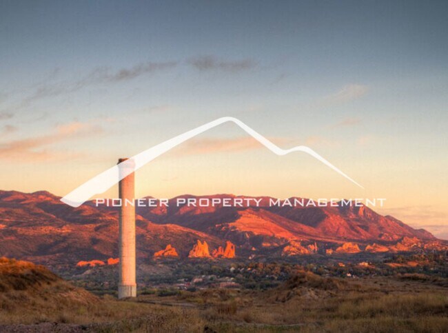 Building Photo - 4 bed, 3.5 bath home in Gold Hill Mesa with AC and 2 Car Garage