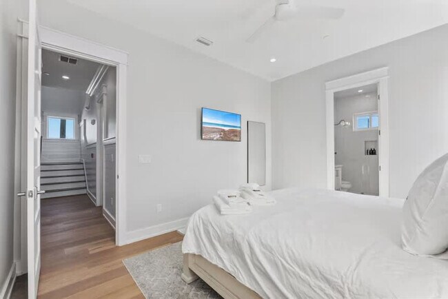 Building Photo - 107 Benicia Pl