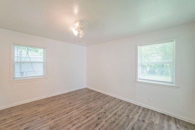 Building Photo - New Renovated Home in Fort Worth Coming Soon!