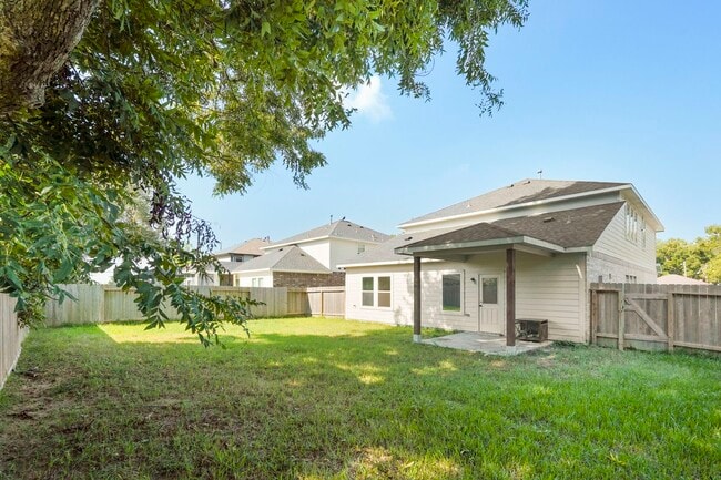 Building Photo - 7523 Parkview Dr