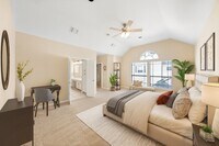 Building Photo - 2406 Calumet St