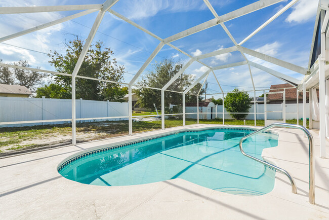 Building Photo - Covered Patio & Sparkling Pool in Deltona,...