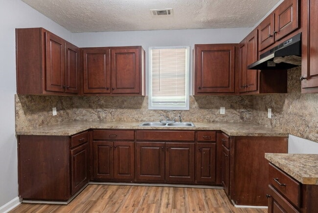 Building Photo - 50 Eddy Dr