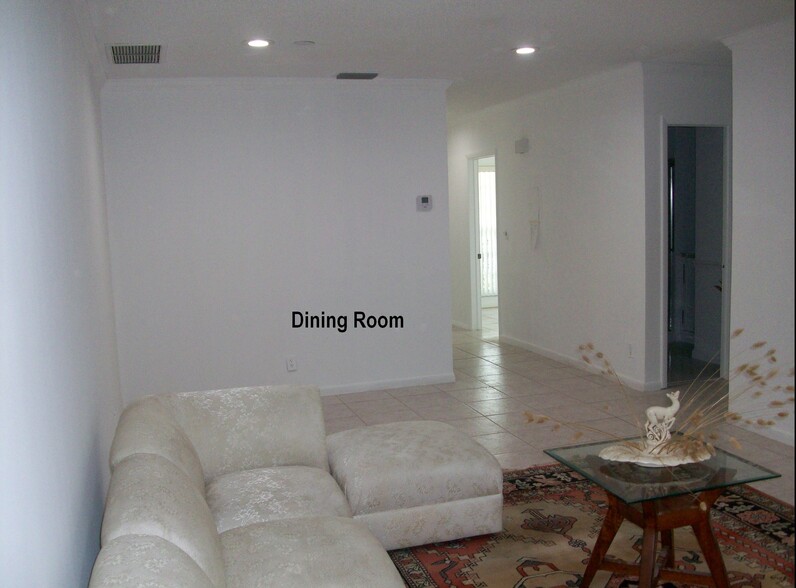 Building Photo - 8732 Bella Vista Dr