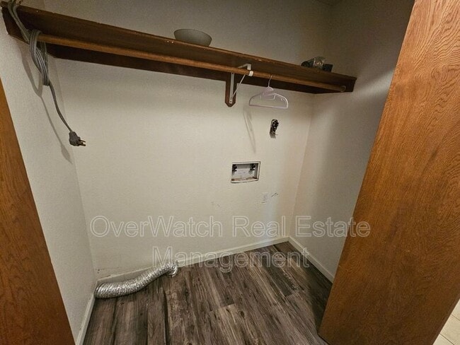 Building Photo - 411 Oklahoma St