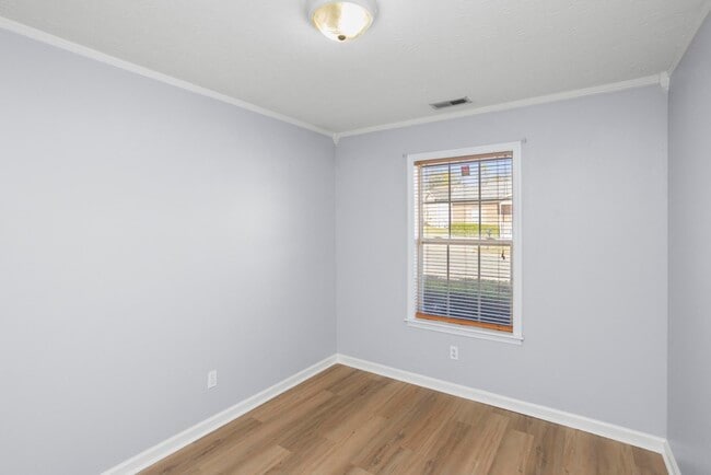 Building Photo - 2029 Williams Valley Dr