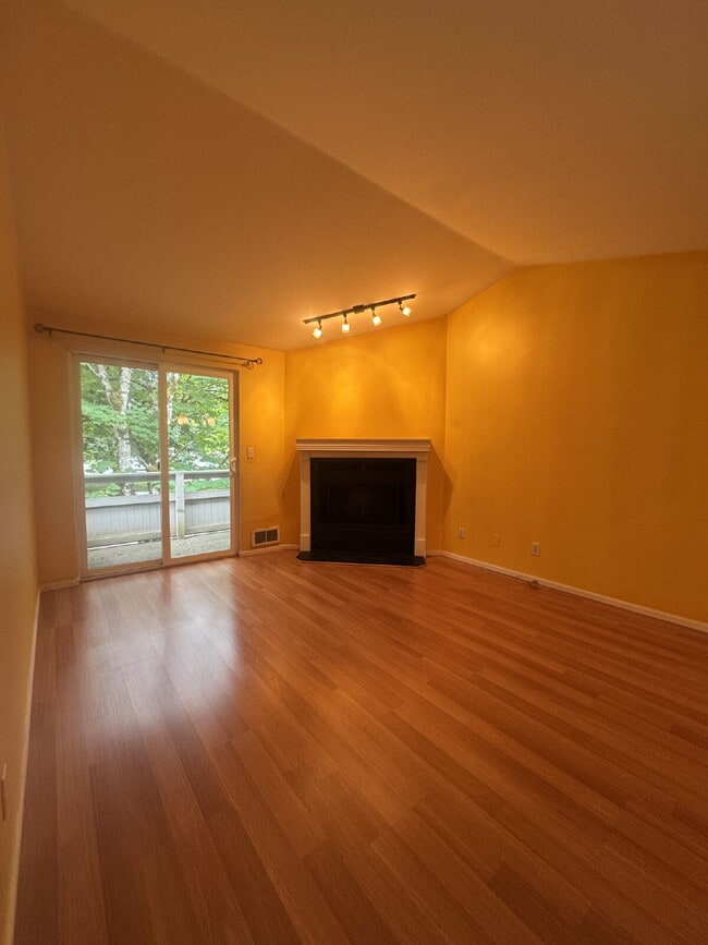 Building Photo - Downtown Woodinville Condo Available Now!