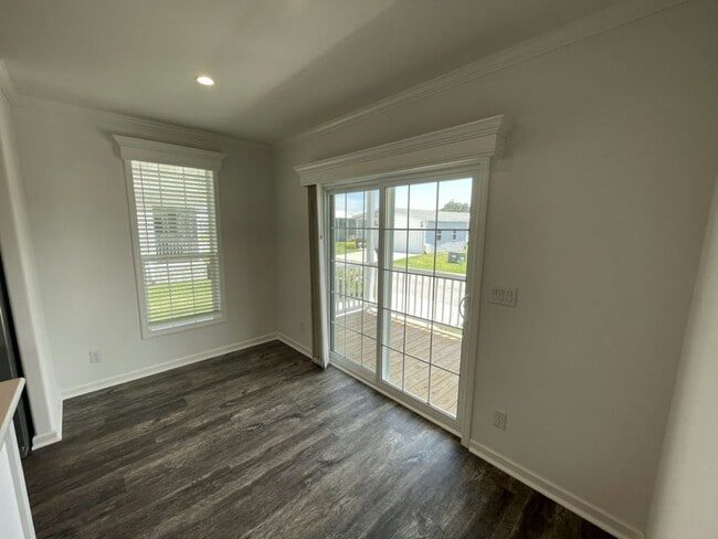 Building Photo - 34669 Ballyhoo Dr