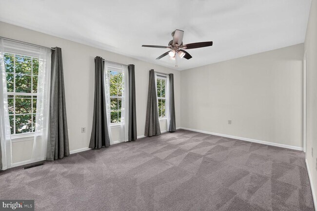 Building Photo - 5619 Ridge View Dr