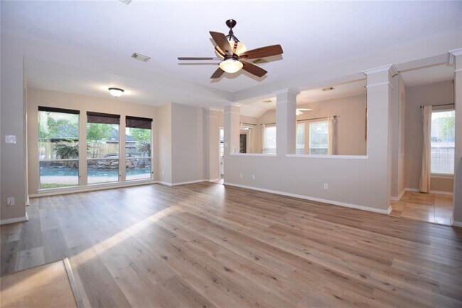 Building Photo - 3106 Rainbow Ct
