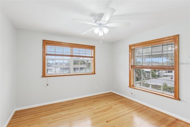 Building Photo - 8706 Elmwood Ln