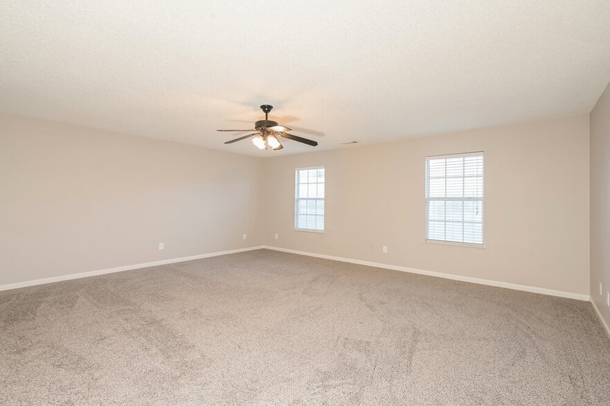 Building Photo - 2115 Palatine Pl