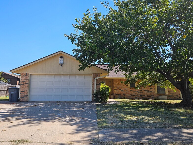 Primary Photo - 2513 NW Robinhood Dr