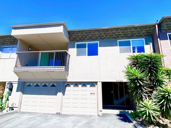 Building Photo - FOR RENT -  3 Bd/2 Ba 1,392 Sf In Friars Village Community, Townhome In San Diego Fashion Valley ...