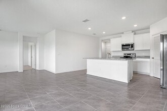 Building Photo - 1422 McFarland Dr