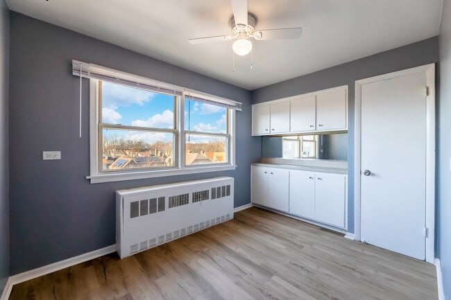 Building Photo - 7718 S Jeffery Blvd