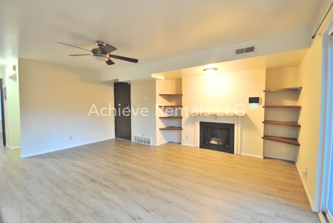 Building Photo - 167 E 100 N