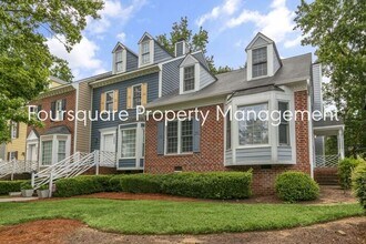 Building Photo - End Unit Town Home | 2nd Floor Loft | Wash...