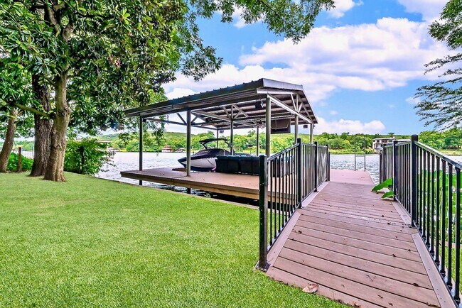 Building Photo - *** Lake Austin House * Waterfront * Lush 2 Acre Yard w/ Boat Dock * Pet Friendly * Fully Furnish...