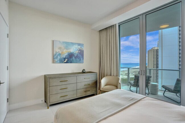 Building Photo - 3100 N Ocean Dr