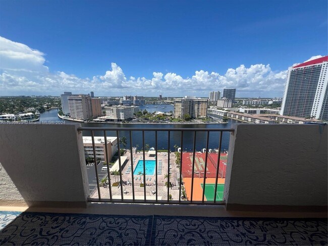 Building Photo - 1865 S Ocean Dr