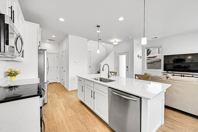 Building Photo - 4027 E 98th Pl