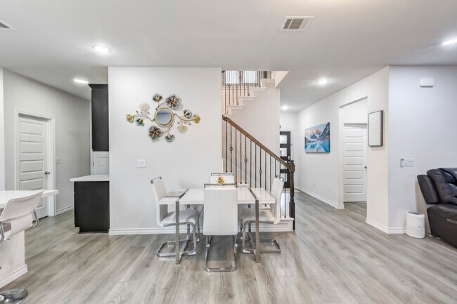 Building Photo - 149 Andesite Trl