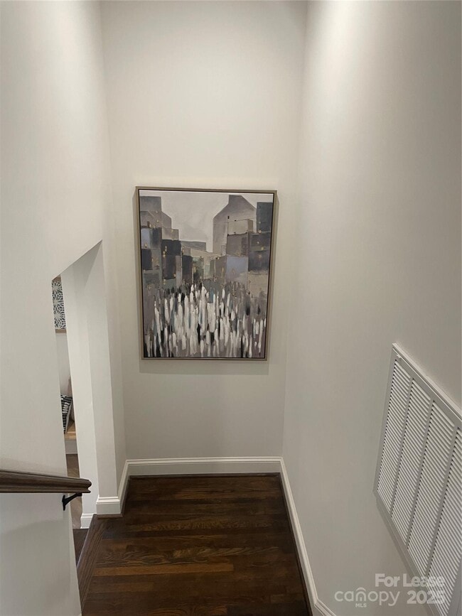 Building Photo - 5840 Charing Pl