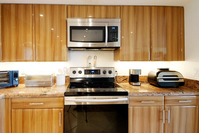 Building Photo - 2480 Presidential Way