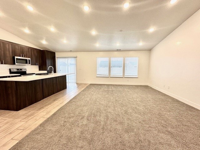 Building Photo - HC509