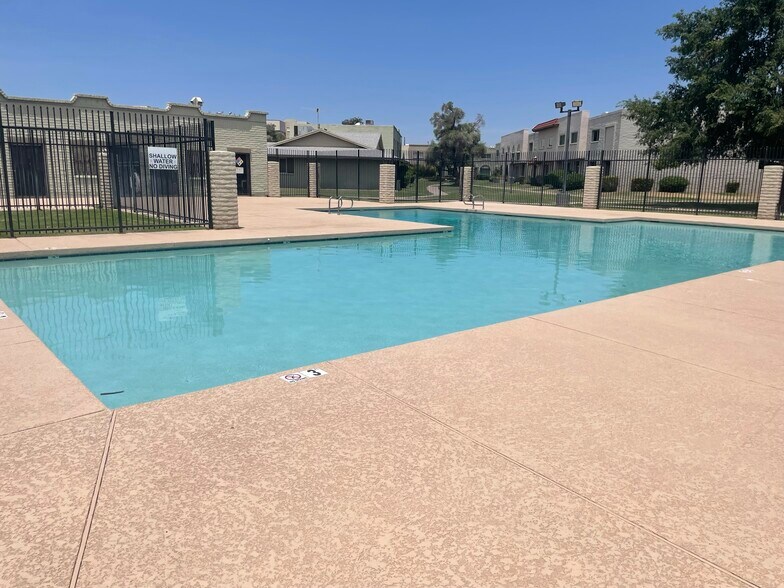 Community pool1 - 225 N Standage