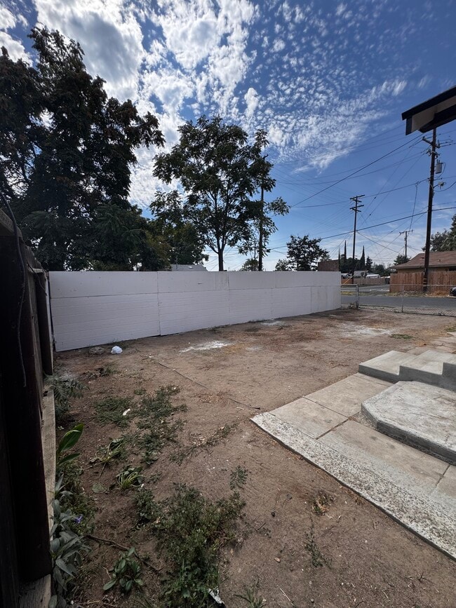 Building Photo - 127 Lincoln Ave