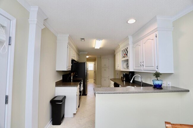 Building Photo - 3196 Daufaskie Rd