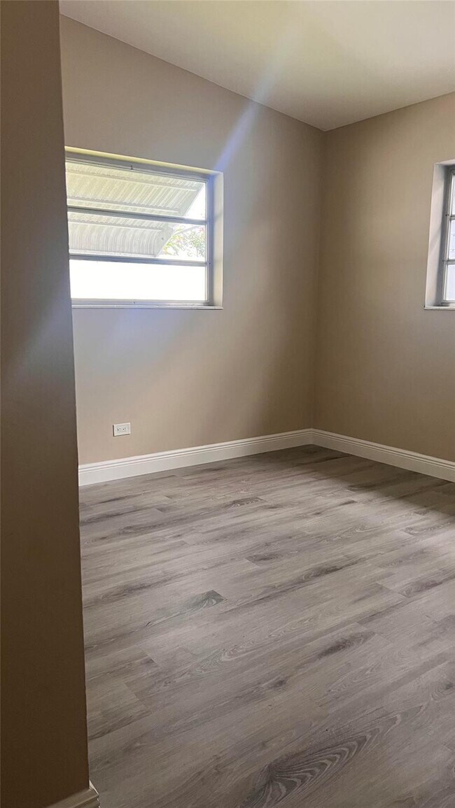 Building Photo - 6540 SW 4th St