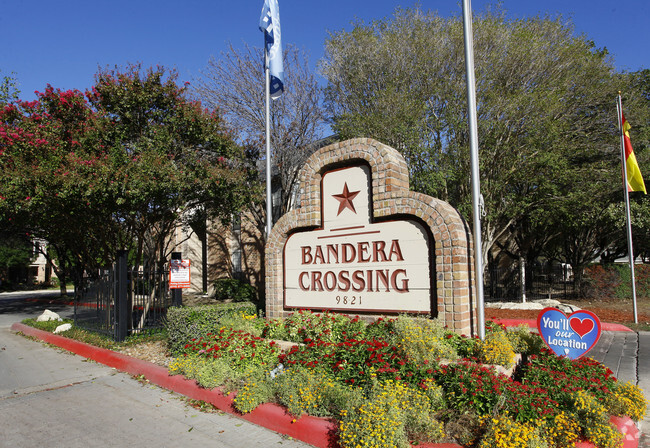 Building Photo - Bandera Crossing