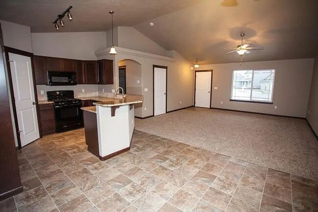 Building Photo - For Rent – Beautiful 3 Bed, 2 Bath Home wi...