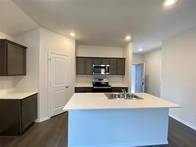 Building Photo - 3030 Sweetwater Dr