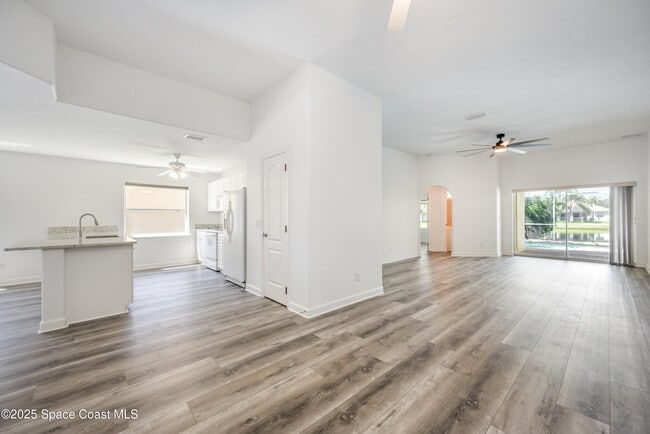 Building Photo - 4920 Somerville Dr