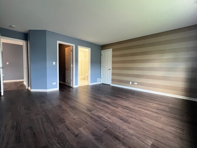 Building Photo - 3413 Blue Ridge Dr