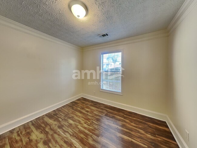 Building Photo - 677 New England Way