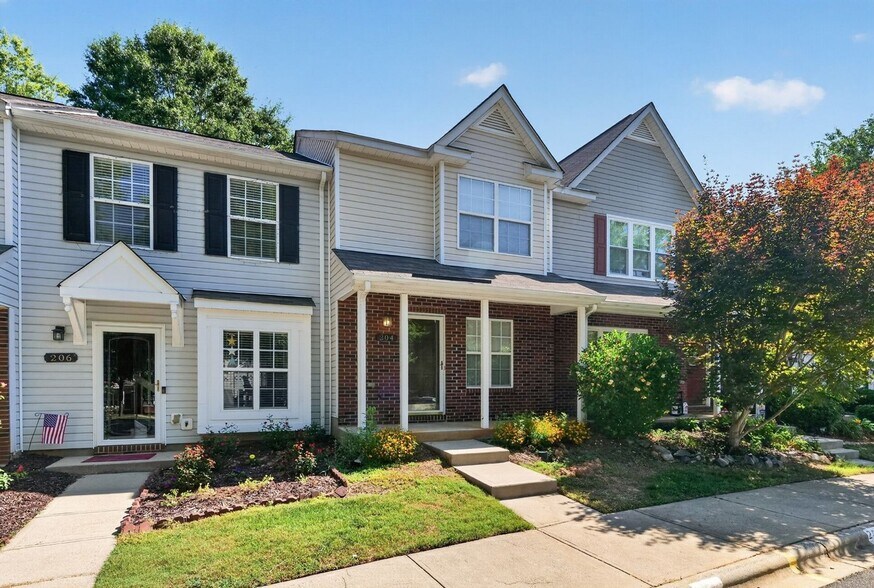 Building Photo - 204 Butler Pl