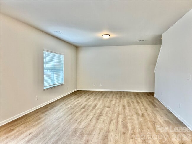 Building Photo - 1906 Gibb Xing